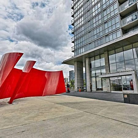 Luxury Downtown Lakeview & City View Condo Торонто Екстер'єр фото