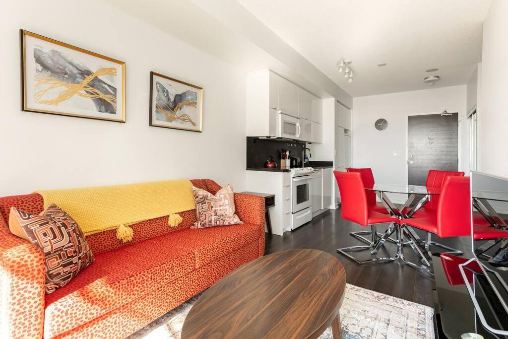 Luxury Downtown Lakeview & City View Condo Торонто Екстер'єр фото
