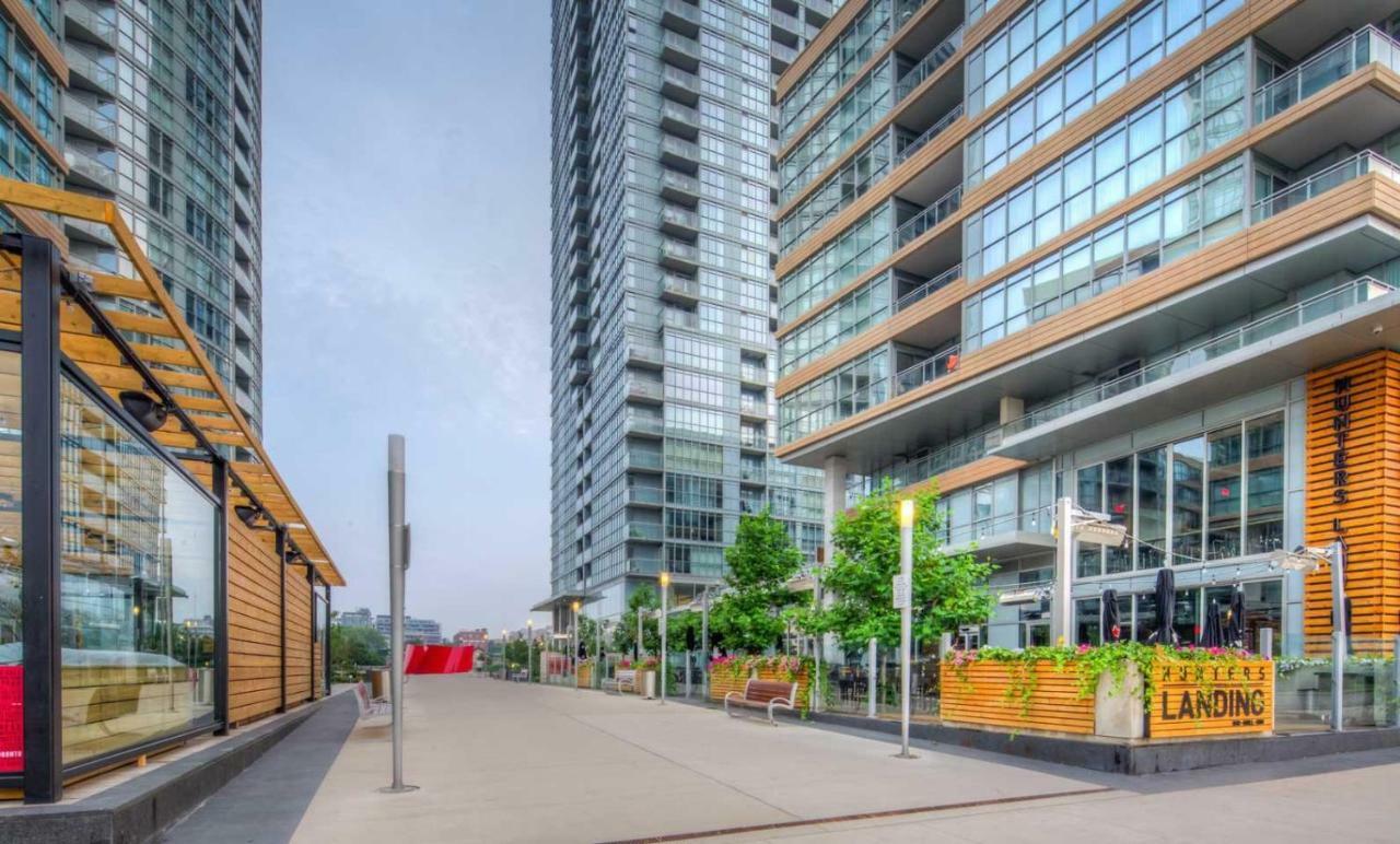 Luxury Downtown Lakeview & City View Condo Торонто Екстер'єр фото